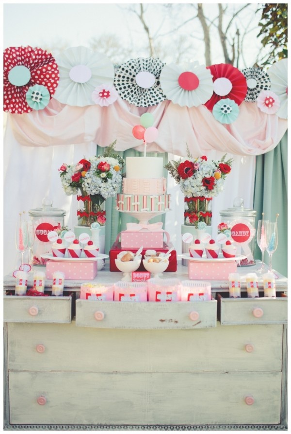 decor cu rozete pentru nunta si candy bar