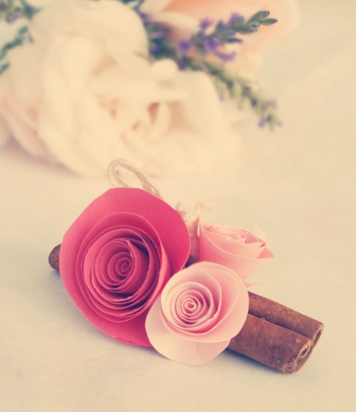 marturie nunta rustica scortisoara si flori roz