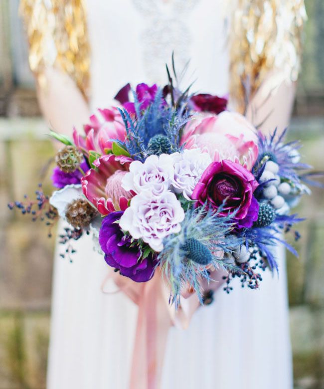 inspiratie nunta buchet de mireasa flori suculente mov purpuriu purple rosu inchis magenta albastru mov lila
