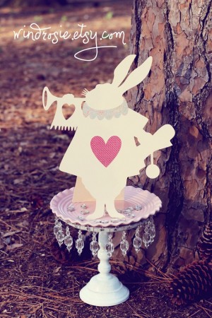 Alice-In-Wonderland decoratiuni iepurele