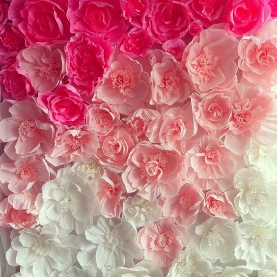 panou poze nunta cu flori din hartie degrade roz fucsia roz alb